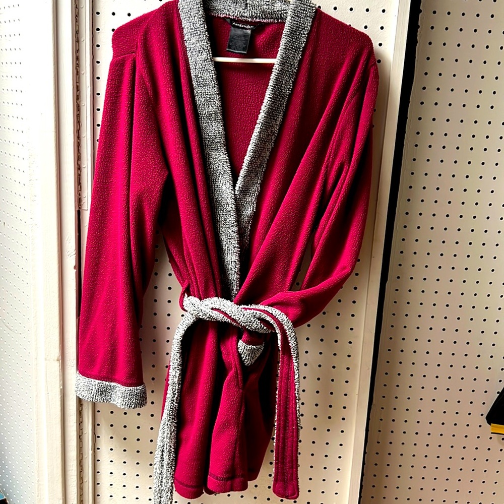 Small maroon and grey robe